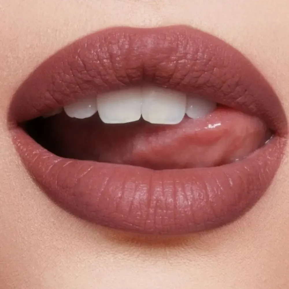 Charlotte Tilbury Airbrush Flawless Lip Blur in Pillow Talk Med Blur NIB